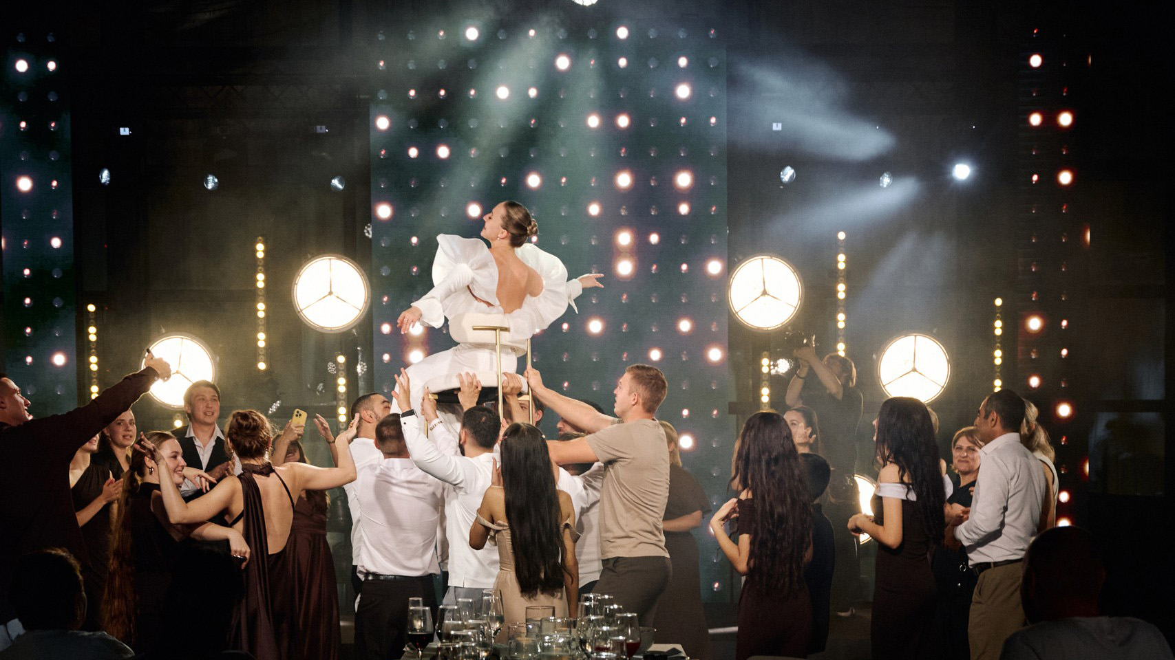 Свет на свадьбе: как техника создаёт эмоции.